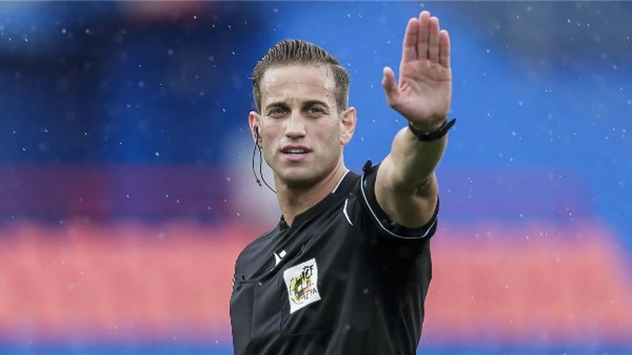 متخصص القمة.. الإسباني روخاس يُدير قمة الأهلي والزمالك